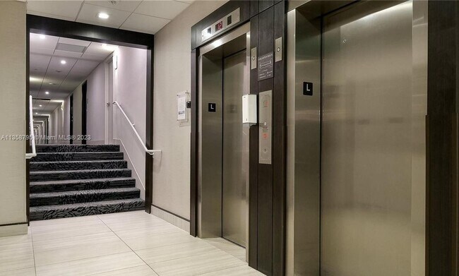 Foto del edificio - 90 Edgewater Dr