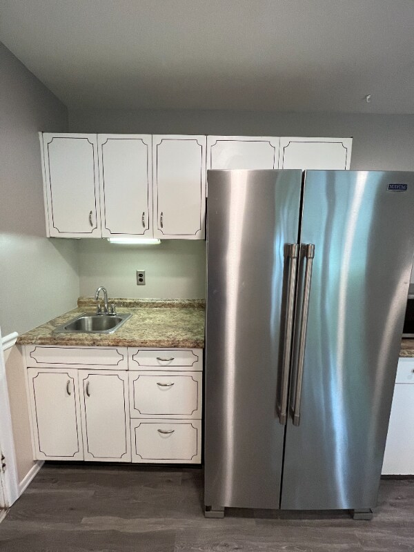 Building Photo - 608 Fairway Dr