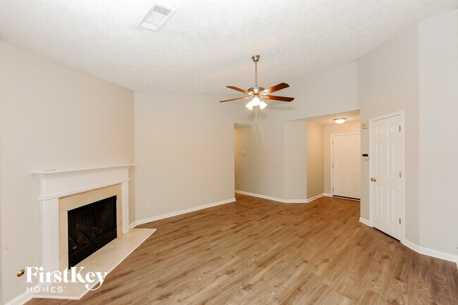 Building Photo - 5255 Hillcrest Glenn Dr