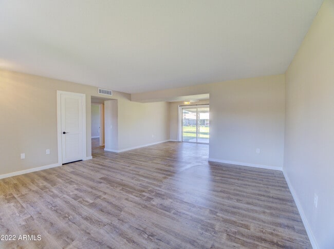 Building Photo - 10007 W Shasta Dr