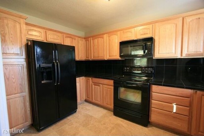 Building Photo - 3 br, 2 bath House - 3500 N Fillmore St