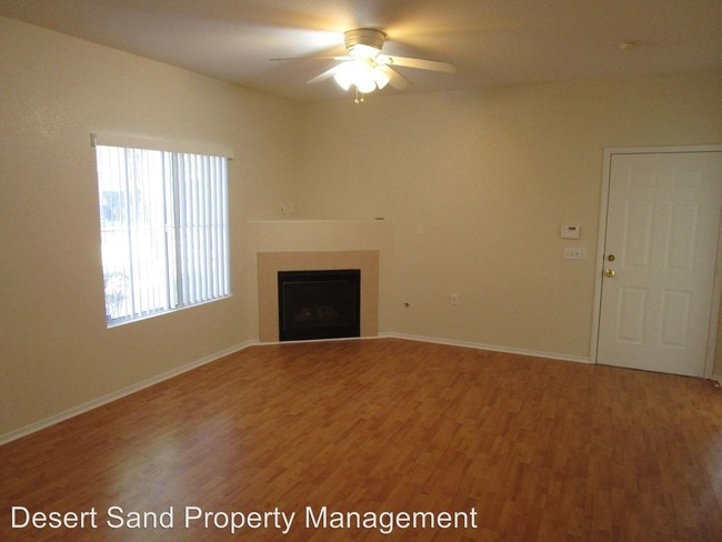 Building Photo - 10245 S Maryland Pkwy