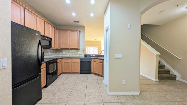 Building Photo - 2749 Oakwater Dr