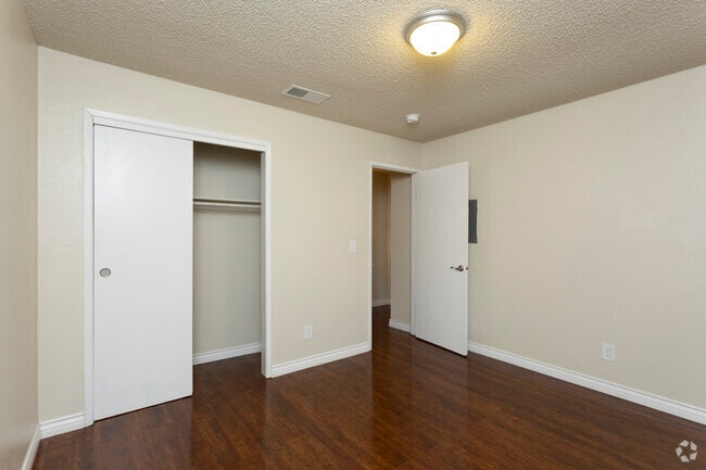 2BD, 1BA - Bedroom - Grand Resort Apartments