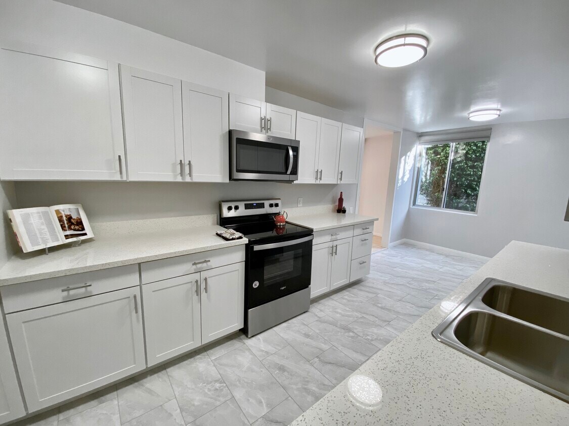 5301 Balboa Blvd Unit F5, Encino, CA 91316 Condo for Rent in Encino