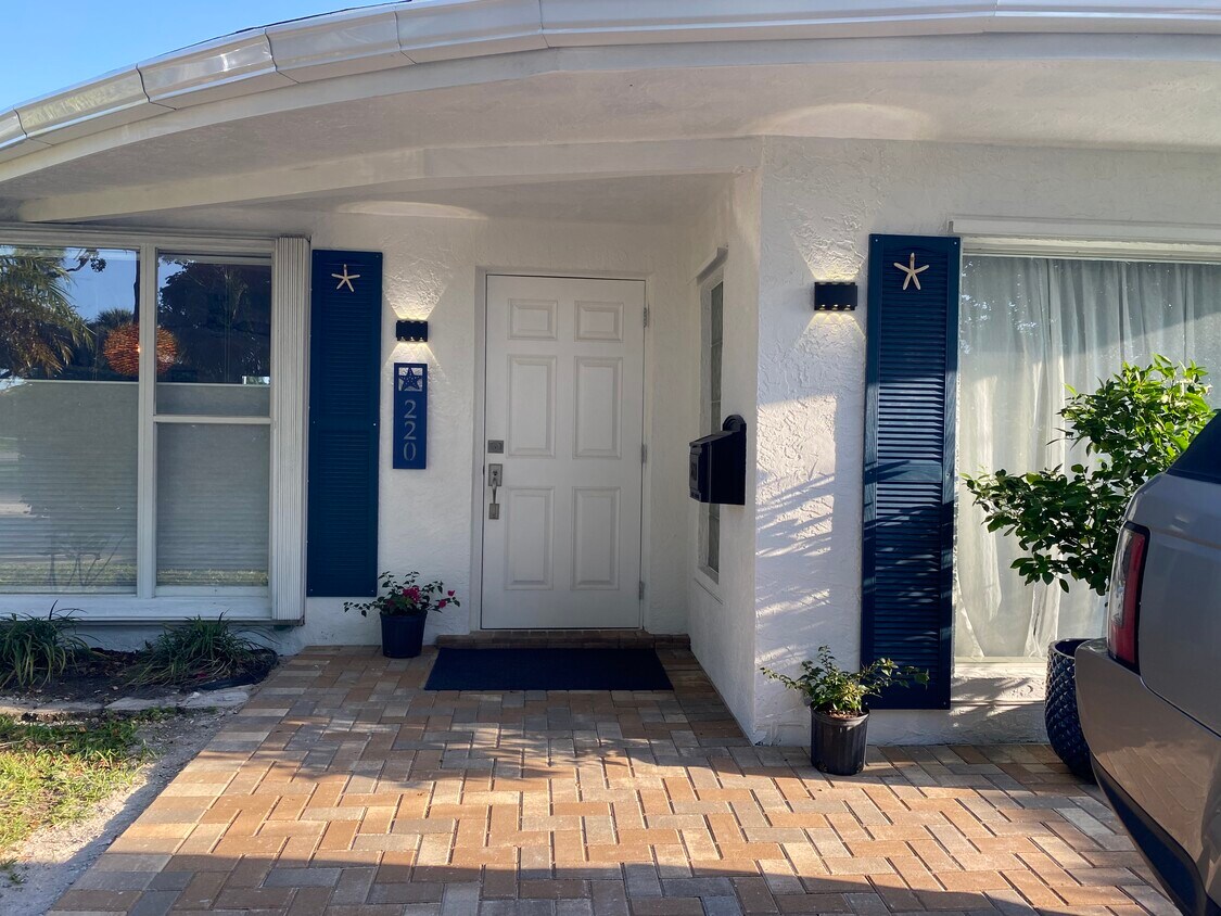 Photo - 220 SE 9th St (Pompano Beach, FL)