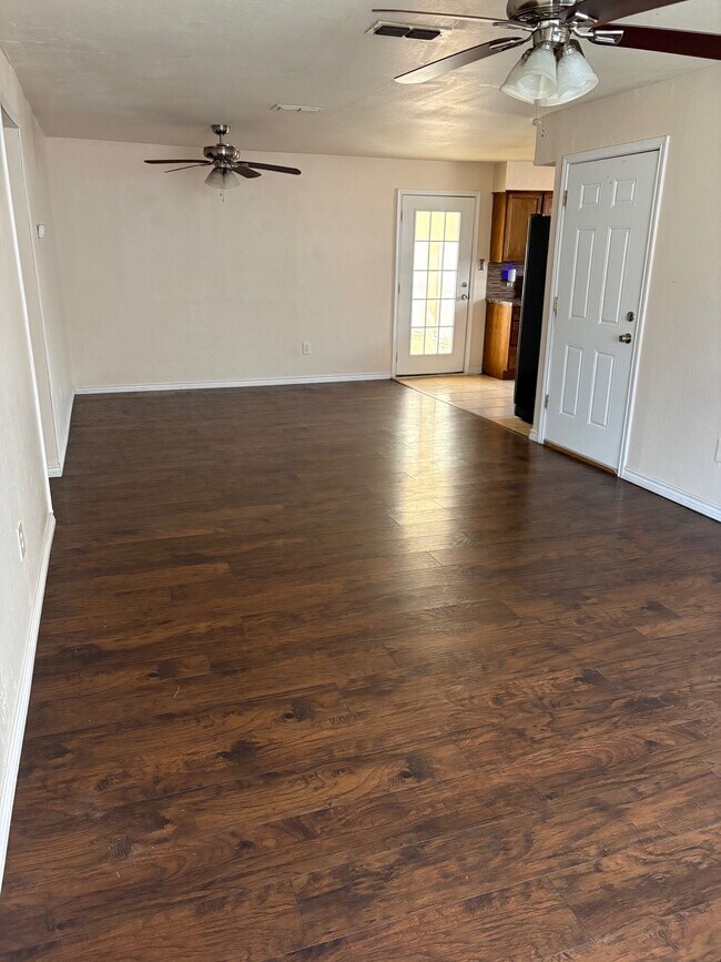 Foto del edificio - 5332 NW Ash Ave