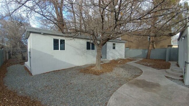 Building Photo - 4723 Glendale Rd NW