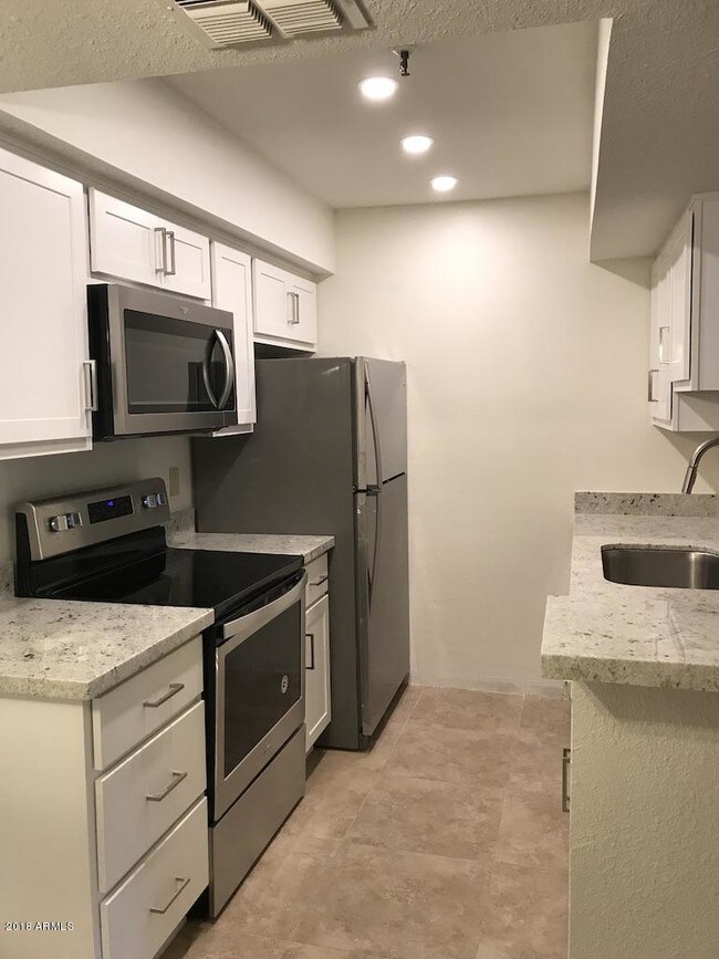 Foto del edificio - 4444 E Paradise Village Pkwy N