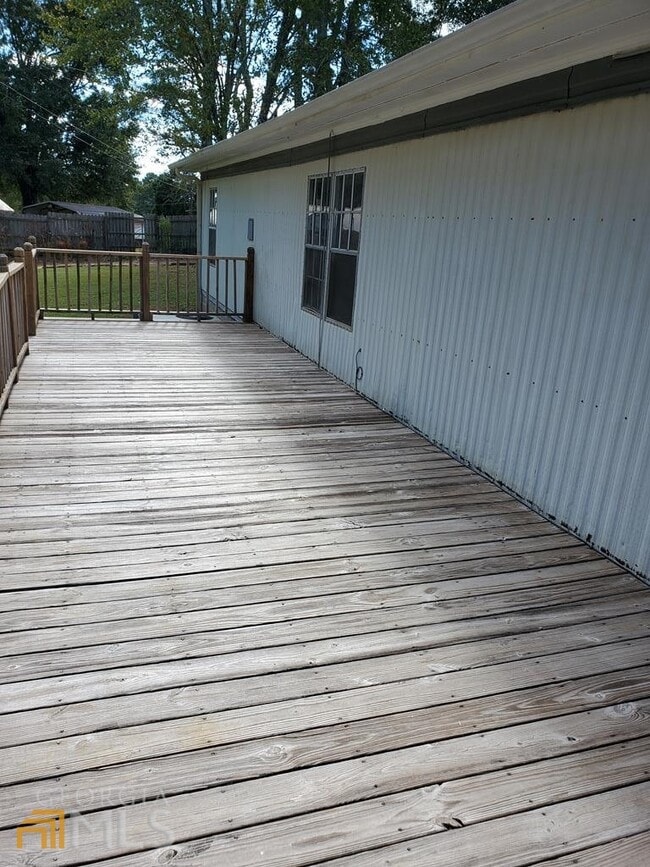 Building Photo - 641 Waterworks Rd