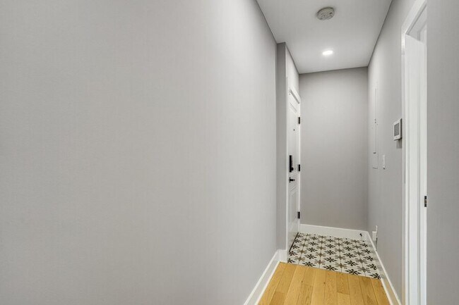 Foto del edificio - 1219 Queen St NE