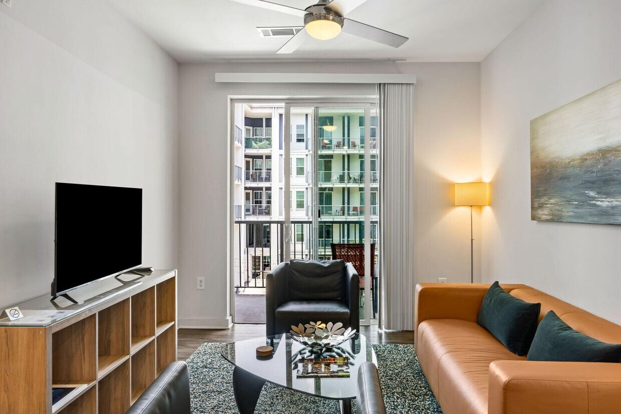 Primary Photo - 1270 Spring St NW