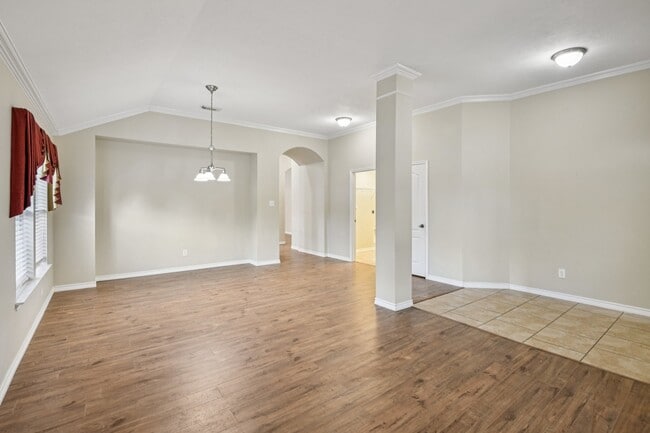 Building Photo - 3026 Sunset Park Dr