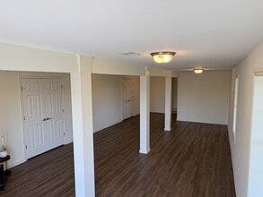 Building Photo - 1270 Tecumseh Trail