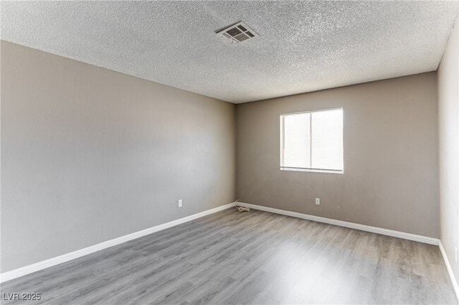 Building Photo - 444 N 13th St
