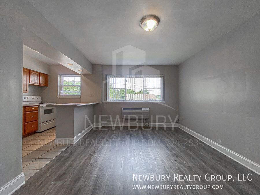 Primary Photo - 305 San Juan Dr