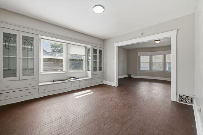 Foto del edificio - 11611 Fairport Ave