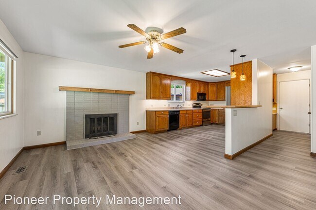 Building Photo - 5 br, 3 bath House - 1873 S Owens St