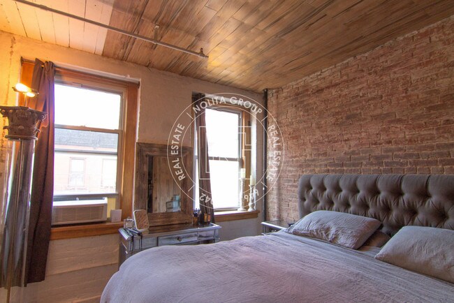 Building Photo - 138 Mulberry St