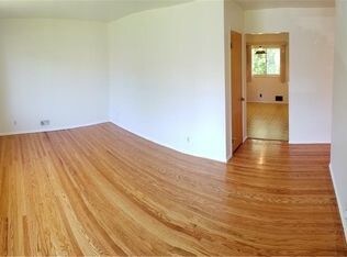 Primary Photo - 15 Bennett Ave