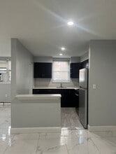 Building Photo - 311 E Westfield Ave