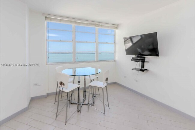 Foto del edificio - 999 Brickell Bay Dr