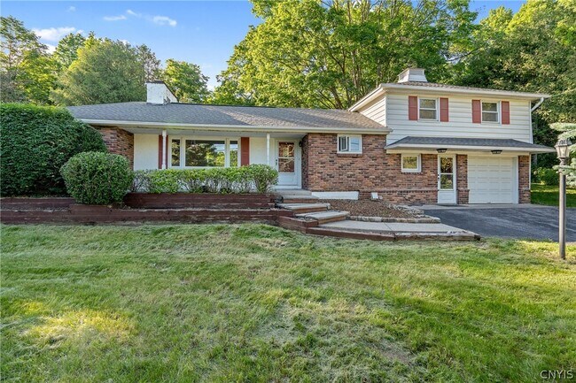 Foto del edificio - 6555 Woodchuck Hill Rd