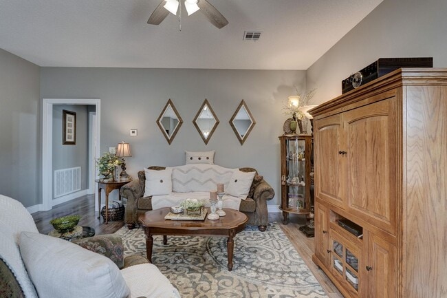 Building Photo - UNIT NOW AVAILABLE ! ! 2-BEDROOM 2-BATH DUPLEXES LOCATED IN NEOSHO! Rent-$1,300