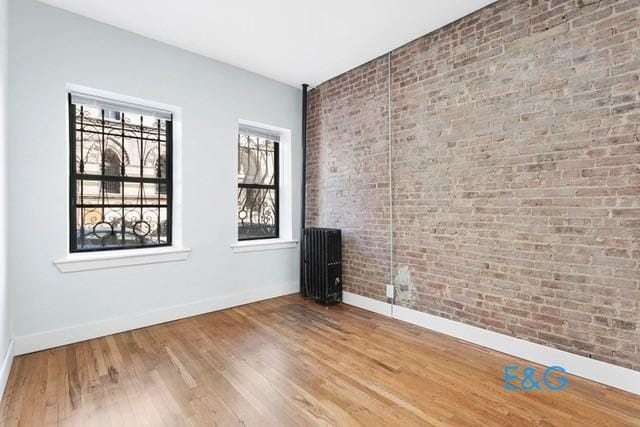 Building Photo - Garden Level 3 BR Townhouse Custom Apt.  with large private outdoor Space