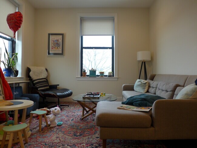 Building Photo - 1900 Washington St