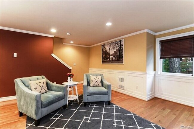 Foto del edificio - 725 N 95th St