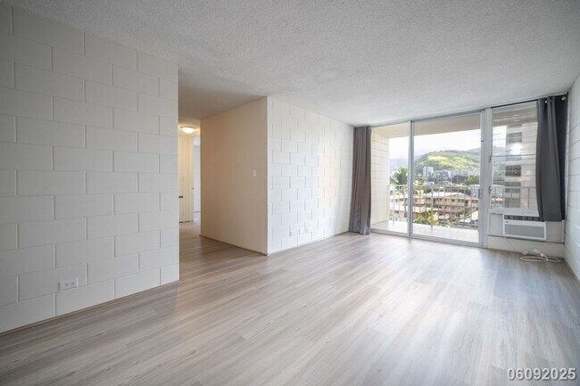Foto del edificio - $2600.00 | 2BD/1BA Condo ALL UTILITIES INC...