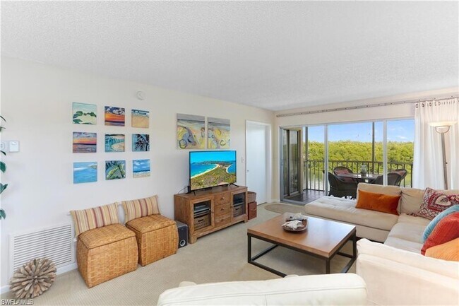 Foto del edificio - 26371 Hickory Blvd