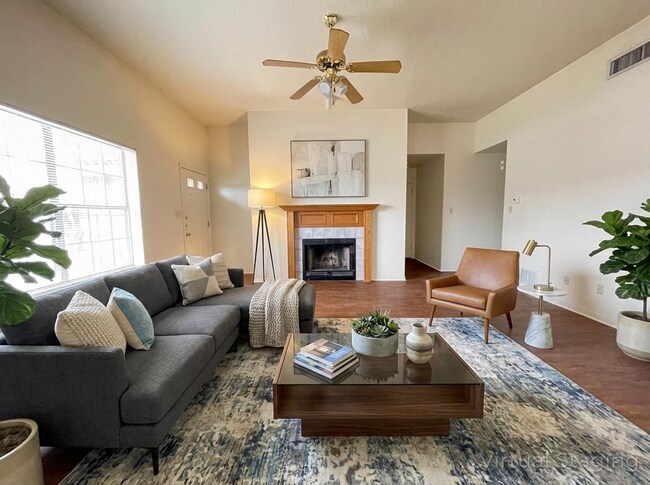 Foto del edificio - 3914 Oak Valley Dr