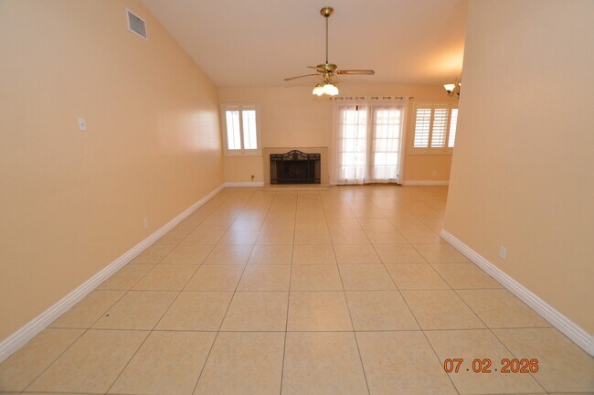 Foto del edificio - 6543 Barbary Cir