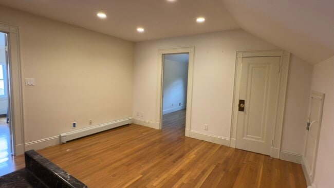 Foto del edificio - 144 Winchester St