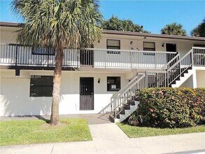 Building Photo - 6010 Shaker Wood Cir Building Photo - 6010 Shaker Wood Cir