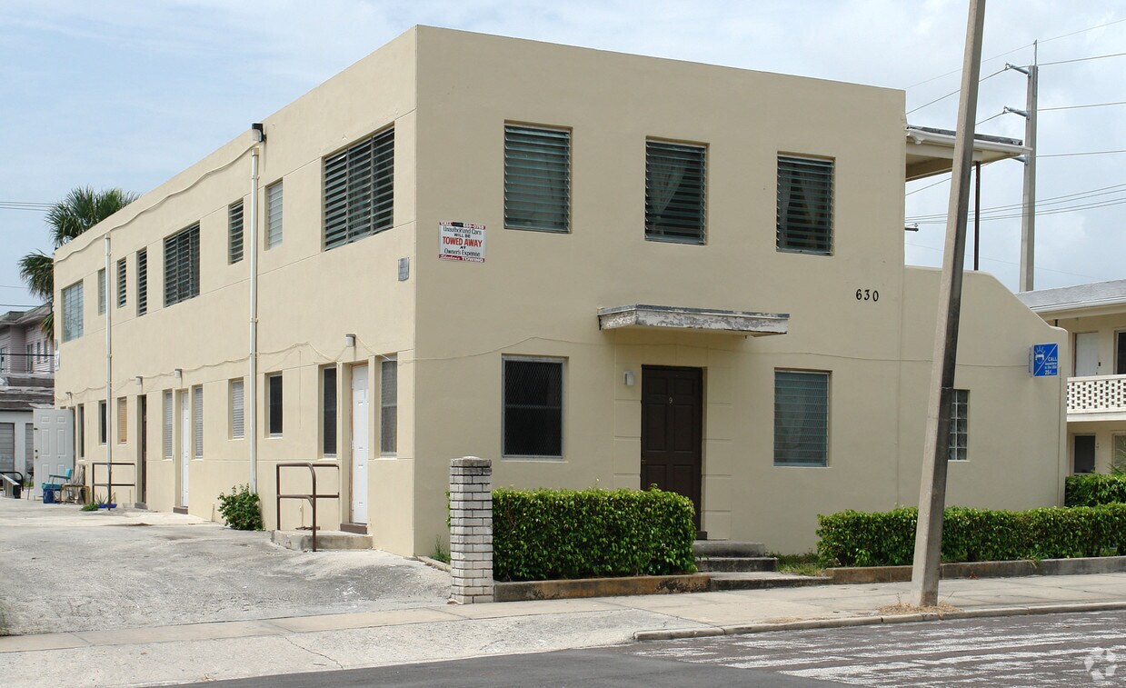 Foto principal - 630 Datura St