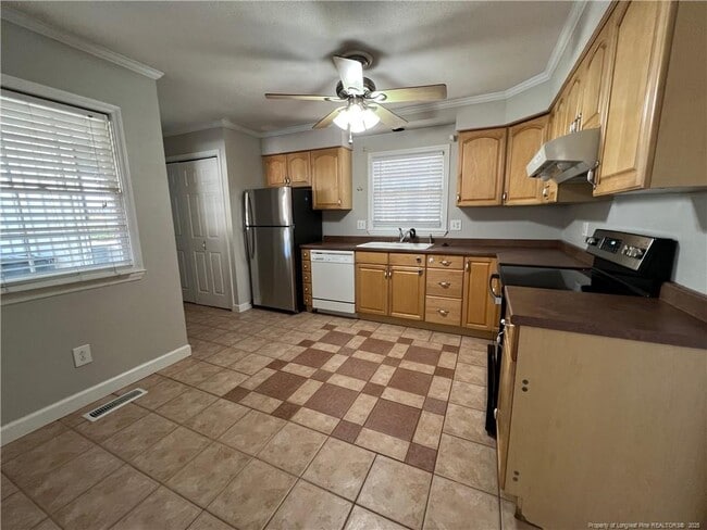 Foto del edificio - 718 Dandridge Dr
