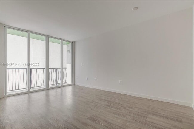 Building Photo - 1756 N Bayshore Dr