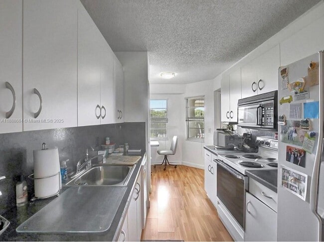 Foto del edificio - 1151 SW 128th Terrace