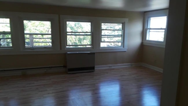 Photo - 42 Bank St House