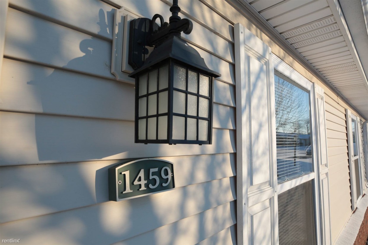 Primary Photo - 1419 Bell Brook Blvd