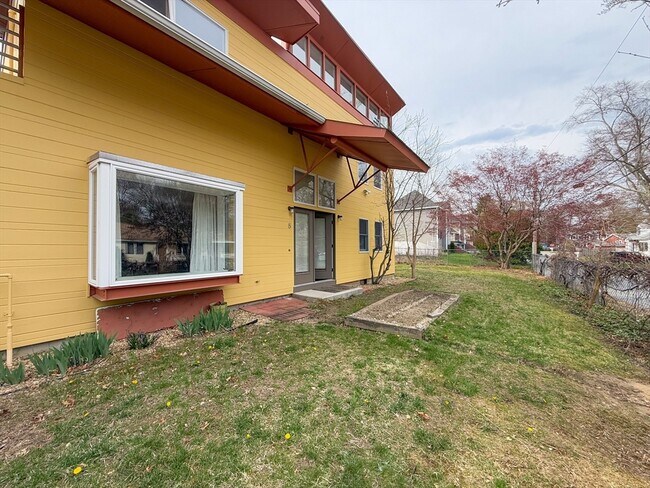 Foto del edificio - 5 Avondale Ave
