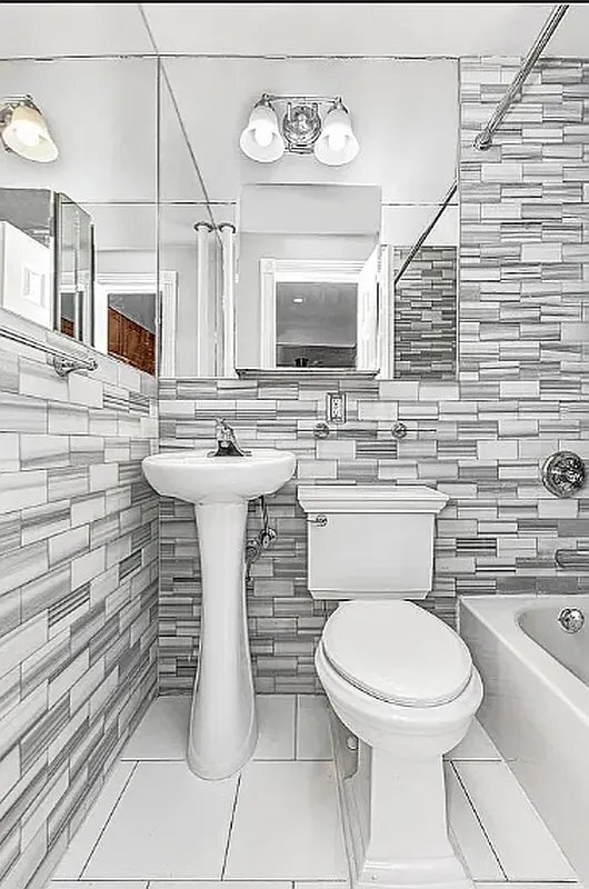 Primary Photo - 436 W 52nd St