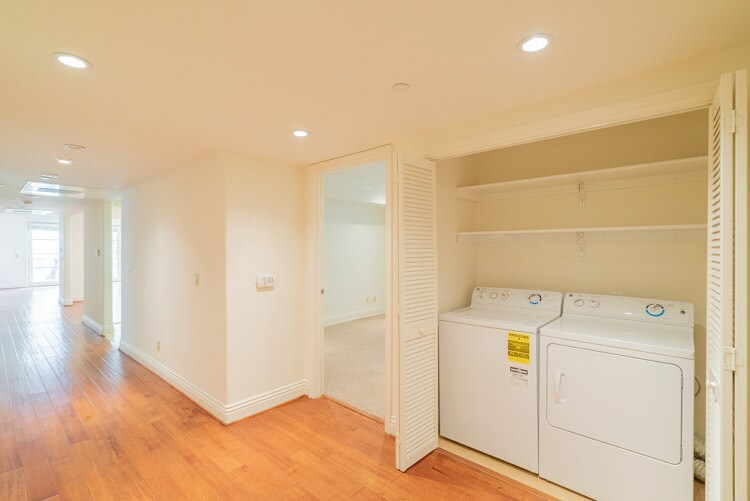 11749 Goshen Ave, Los Angeles, CA 90049 Condo for Rent in Los Angeles