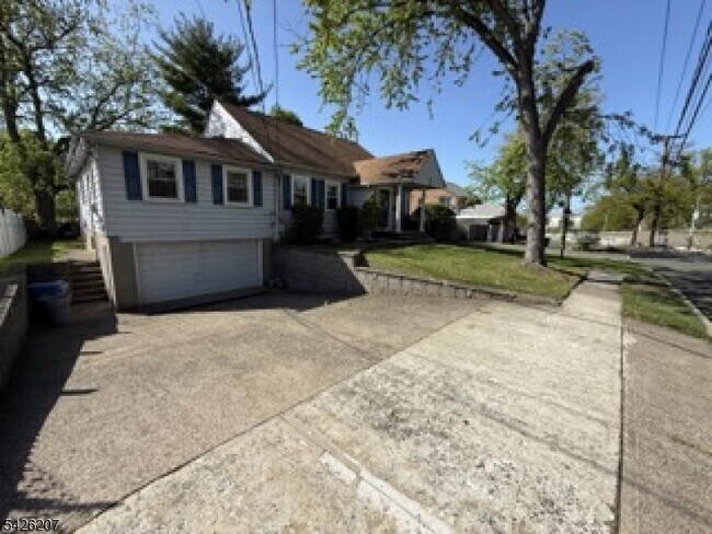 Building Photo - 95 Westview Ave