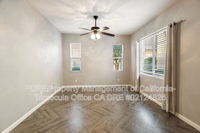 Building Photo - 37343 Paseo Tulipa