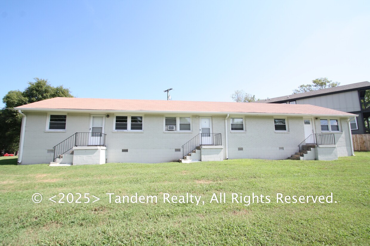 Foto principal - 912 Morrow Rd