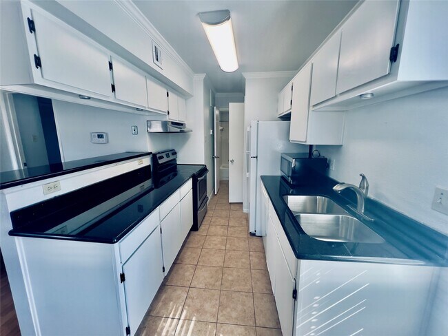Foto del edificio - 2750 Holly Hall St